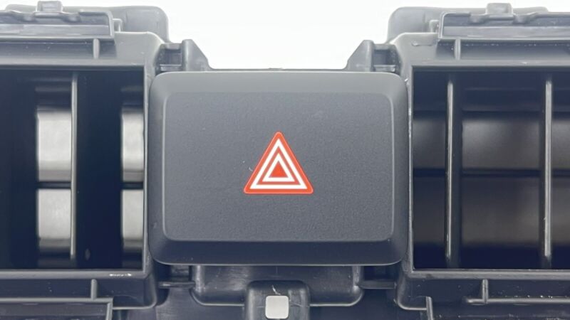 77610-T20-A0-20 / 77610 T20 A0 20 / 77610T20A020 24-25 ACURA INTEGRA TYPE S CENTER DASHBOARD AIR VENT WITH HAZARD SWITCH