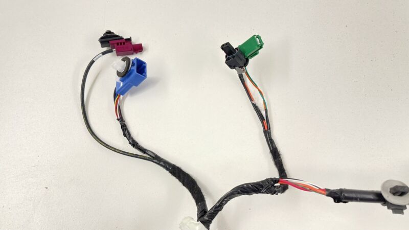 1067963-00-D / 1067963 00 D / 106796300D 17-21 TESLA MODEL 3 RIGHT FRONT DOOR WIRING WIRE HARNESS 1067963-00-D OEM