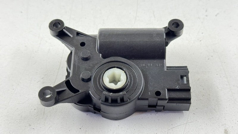 MR113800-4211 / MR113800 4211 / MR1138004211 14-23 MASERATI GHIBLI HVAC BOX HEATER AC FLAP MOTOR AIR MIX ACTUATOR OEM
