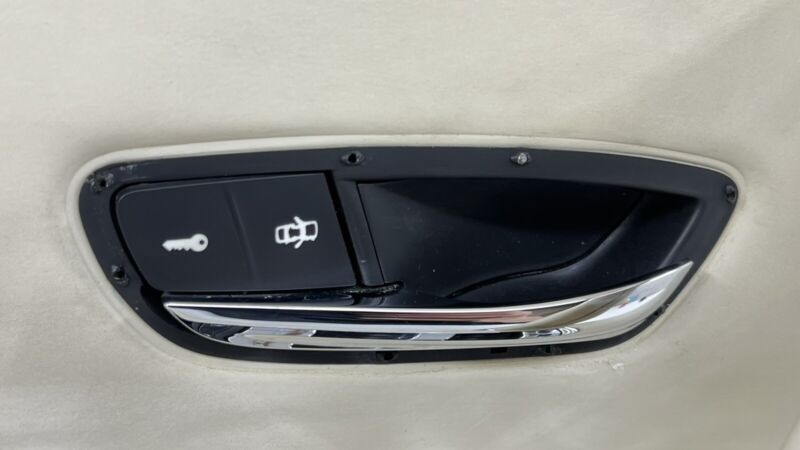 4W0 819 869 / 4W0819869 13-18 BENTLEY FLYING SPUR DRIVER LEFT FRONT DOOR PANEL COVER TRIM OEM