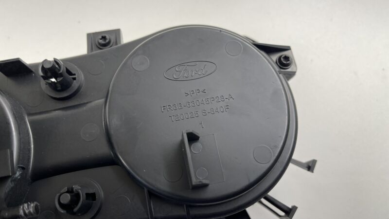 FR3B-63045P28-A / FR3B 63045P28 A / FR3B63045P28A 15-17 FORD MUSTANG GT CENTER CONSOLE CUPHOLDER CUP HOLDER FR3B-63045P2
