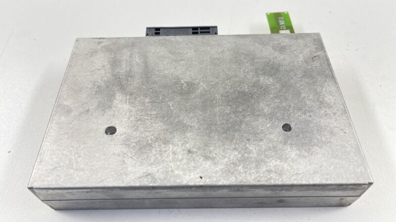 8P1 862 336 A / 8P1862336A 08-15 AUDI R8 SPYDER NAVIGATION RADIO TELEPHONE INTERFACE CONTROL MODULE OEM