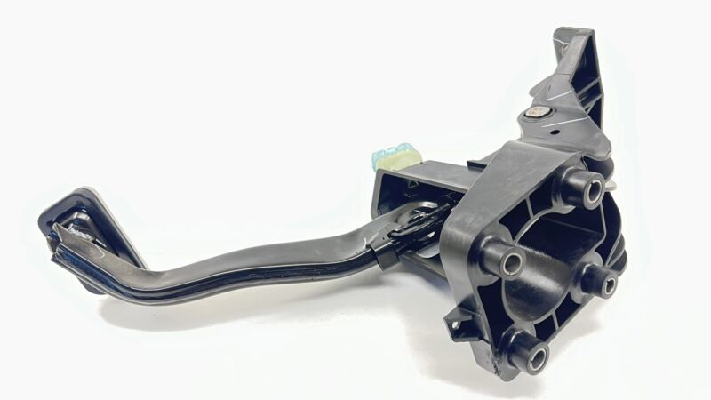 FR3C-2D094-CF / FR3C 2D094 CF / FR3C2D094CF 20-22 FORD MUSTANG GT500 EMERGENCY PARKING BRAKE PEDAL FR3C-2D094-CF OEM