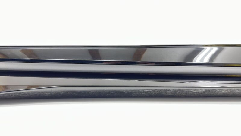 8470 1044 / 84701044 16-24 CHEVROLET CAMARO ZL1 1LE RIGHT SIDE SKIRT ROCKER PANEL COVER TRIM OEM