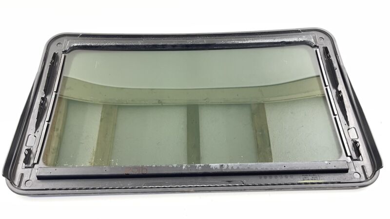 43R-004553 / 43R 004553 / 43R004553 13-16 MERCEDES BENZ GL350 X166 FRONT SUNROOF SUN ROOF GLASS 1667800021 OEM