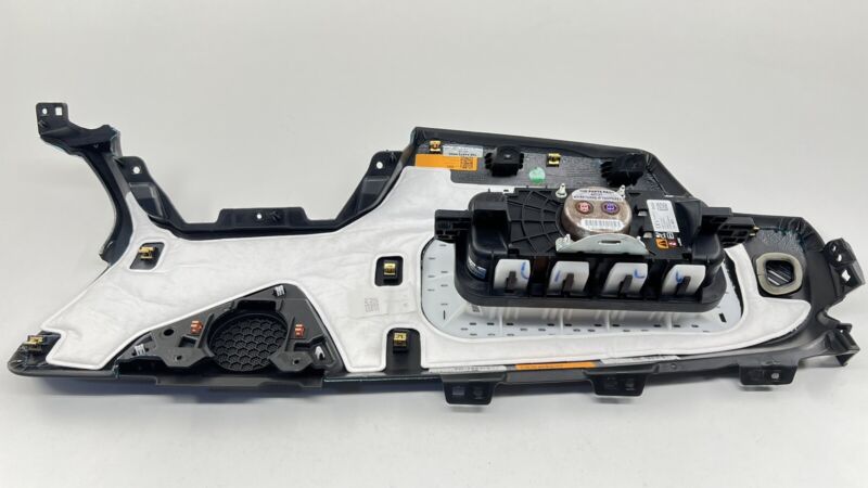 1GA1663780 22-24 CADILLAC CT4 V BLACKWING DASHBOARD PANEL COVER TRIM W/ AIRBAG AIR BAG OEM
