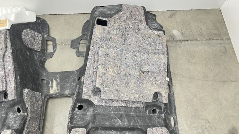 74902-6GP0A / 74902 6GP0A / 749026GP0A 22-25 NISSAN Z INTERIOR FLOOR BODY CARPET 74902-6GP0A OEM