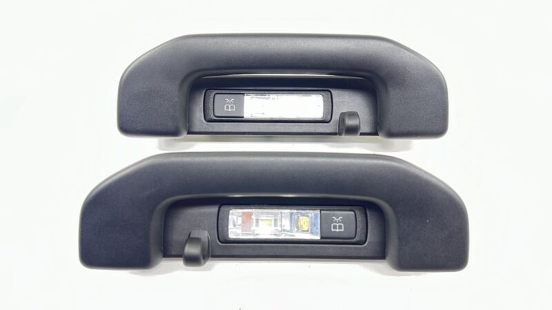 A 099 815 00 39 0039 / A0998150039 / 0998150039 15-21 MERCEDES-BENZ C63S W205 INTERIOR HEADLINER ROOF GRAB HANDLE SET BL