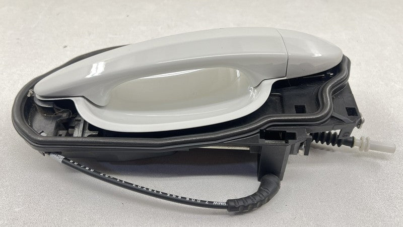 15770300 06-10 BMW M6 E63 E64 RIGHT FRONT EXTERIOR DOOR HANDLE ASSEMBLY 15770300 OEM