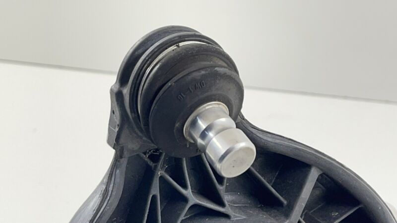 1044396-00-D / 1044396 00 D / 104439600D 17-21 TESLA MODEL 3 RWD RIGHT FRONT SHOCK STRUT & UPPER CONTROL ARM OEM