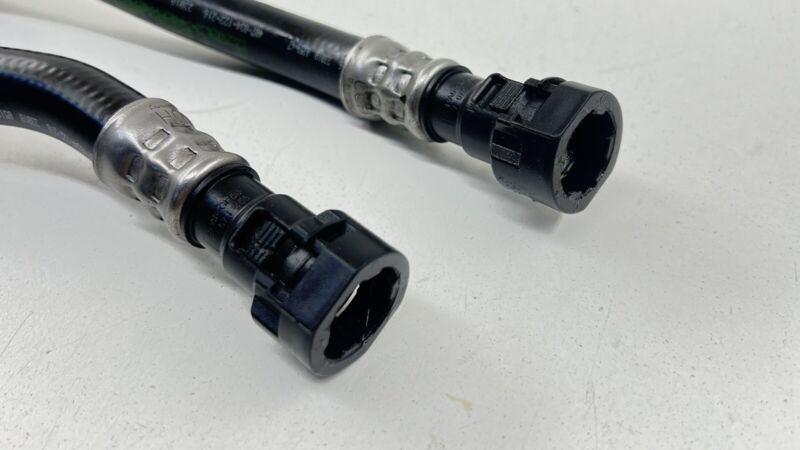 1722 2284698 / 17222284698 15-20 BMW M3 M4 F80 F82 F83 TRANSMISSION OIL COOLER PIPE LINE HOSE PAIR OEM