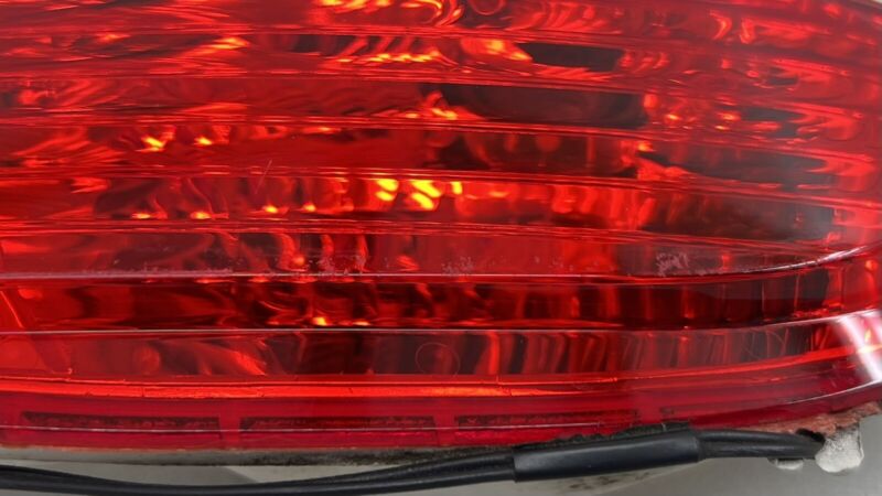 7 841 121 / 7841121 06-10 BMW M6 E63 E64 DRIVER LEFT REAR LOWER BUMPER TAIL LIGHT LAMP 7841121 OEM