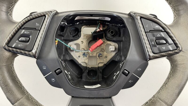 84449668 16-22 CHEVROLET CAMARO SS 1LE STEERING WHEEL SUEDE W/ REV MATCH 84449668 OEM