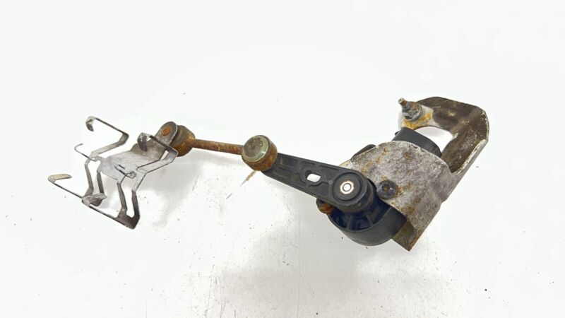 2229050503 / A2229050503 / A 222 905 05 03 0503 15-21 MERCEDES-BENZ C63S LEFT REAR HEADLIGHT SUSPENSION HEIGHT LEVEL SEN