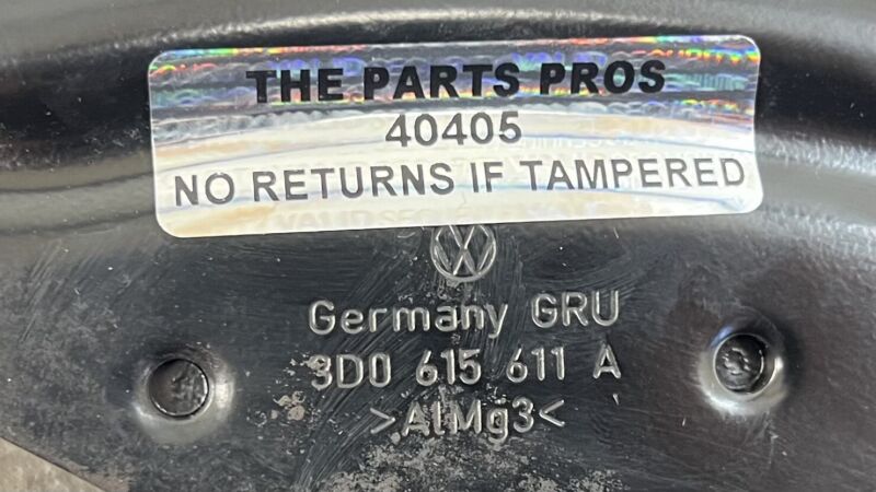 4E0 927 804 F / 4E0927804F 13-18 BENTLEY FLYING SPUR DRIVER LEFT REAR SPINDLE KNUCKLE HUB BEARING OEM