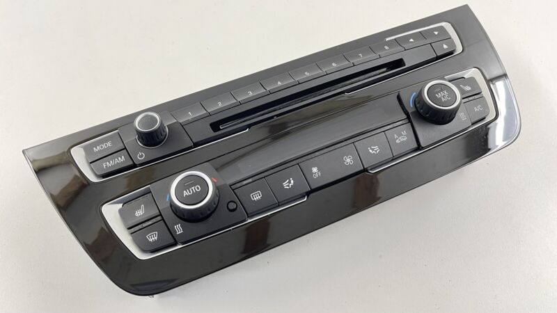 6411 9363546 / 6411 9363546 15-21 BMW M2 M3 M4 AC DUAL ZONE CLIMATE CONTROL CD CHANGER PLAYER CONTROL OEM