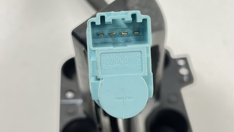 FR3C-2D094-CF / FR3C 2D094 CF / FR3C2D094CF 20-22 FORD MUSTANG GT500 EMERGENCY PARKING BRAKE PEDAL FR3C-2D094-CF OEM