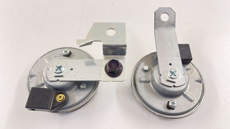 86012SJ110 22-23 SUBARU WRX LOW HIGH NOTE PITCH TONE HORN SIREN ALARM SIGNAL PAIR OEM