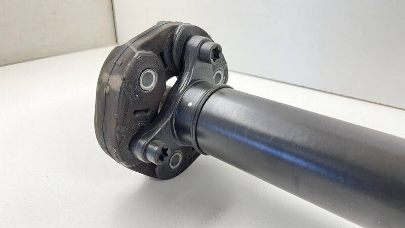 84306999 17-22 CHEVROLET CAMARO SS MANUAL DRIVESHAFT DRIVE SHAFT PROPELLER 84306999 OEM