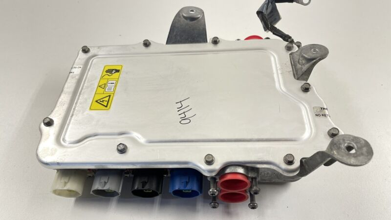 1059891-00-D / 1059891 00 D / 105989100D 17-20 TESLA MODEL S HIGH VOLTAGE DISTRIBUTION JUNCTION BOX 1059891-00-D OEM