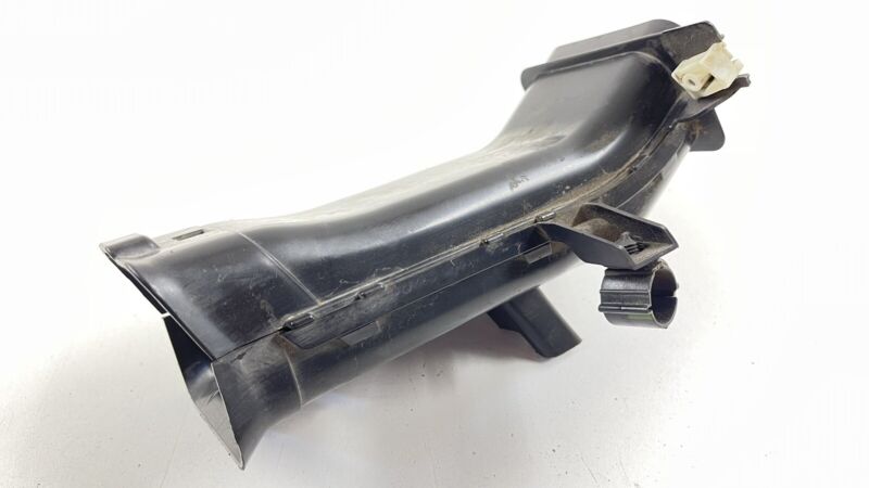 7436854 20-23 TOYOTA SUPRA RIGHT FRONT WHEEL HOUSING BRAKE AIR DUCT GUIDE 7454442 OEM
