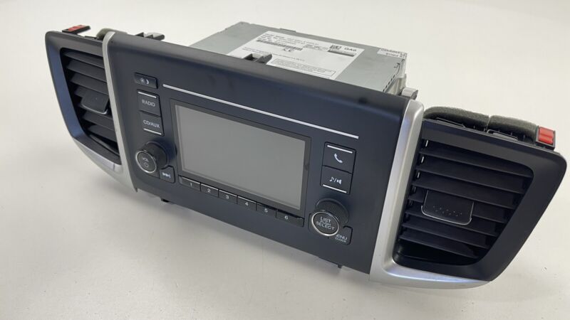 39100-TG7-A01 / 39100 TG7 A01 / 39100TG7A01 16-18 HONDA PILOT DASH RADIO DISPLAY SCREEN HEAD UNIT ASSEMBLY 39100-TG7-A01