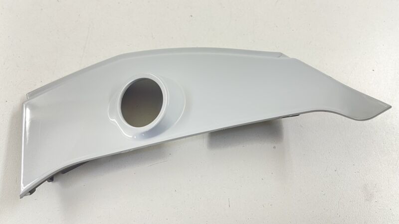 427.853.344.B / 427 853 344 B / 427853344B 11-15 AUDI R8 SPYDER PASSENGER RIGHT SIDE QUARTER PANEL INSERT COVER TRIM OEM