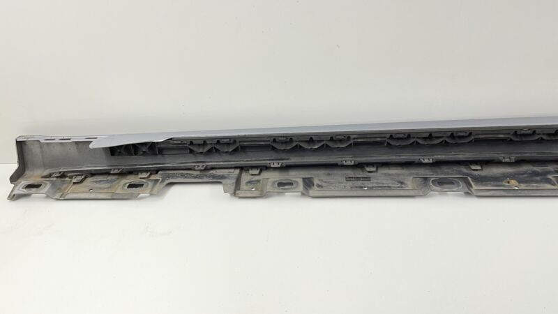 8W8.853.860.A / 8W8 853 860 A / 8W8853860A 18-23 AUDI A5 S5 PASSENGER RIGHT SIDE SKIRT ROCKER PANEL TRIM 8W8853860A OEM