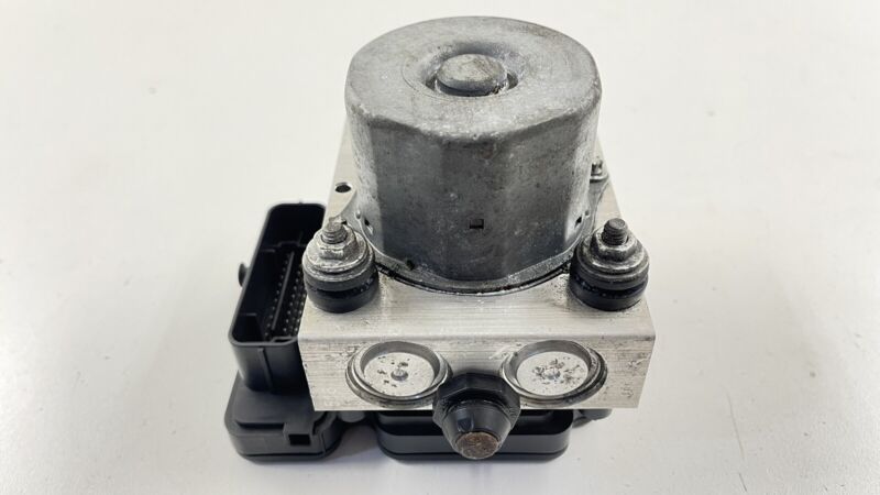 1037797-00-D / 1037797 00 D / 103779700D 17-20 TESLA MODEL S ABS ANTI LOCK BRAKE PUMP MODULE 1037797-00-D OEM