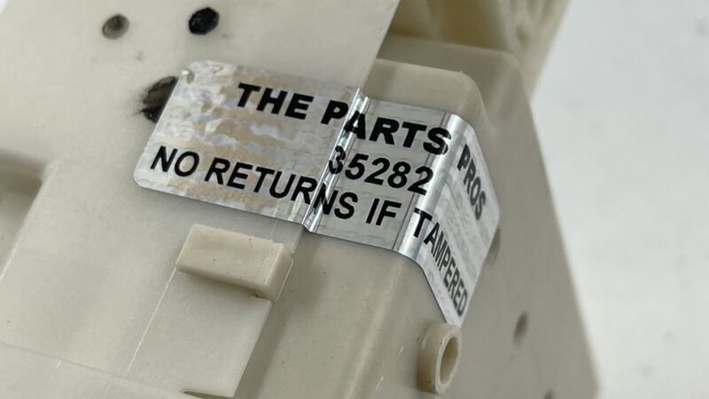 38230-TZ5-A03 / 38230 TZ5 A03 / 38230TZ5A03 17-20 ACURA MDX REAR FUSE RELAY JUNCTION BOX CONTROL MODULE 38230-TZ5-A03 OE