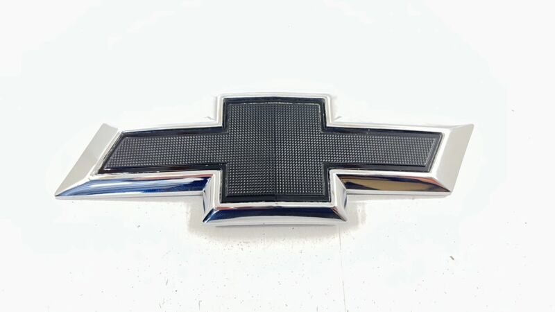 84003919 16-23 CHEVROLET CAMARO SS 1LE REAR TRUNK EMBLEM LOGO BADGE ORNAMENT OEM