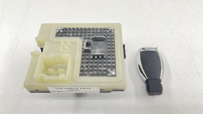 A 222 900 35 12 3512 / A2229003512 / 2229003512 15-21 MERCEDES-BENZ C63S W205 IGNITION SWITCH WITH KEY A 222 900 35 12 O