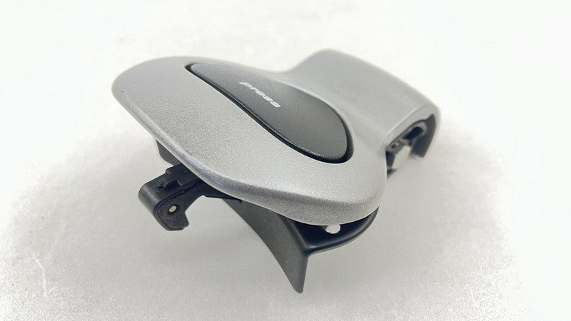 987.561.017.00 / 987 561 017 00 / 98756101700 05-12 PORSCHE BOXSTER 987 CONVERTIBLE ROOF TOP LATCH HANDLE 98756101700 OE