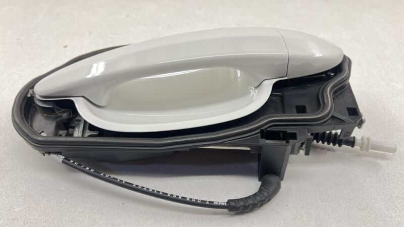 15770300 06-10 BMW M6 E63 E64 RIGHT FRONT EXTERIOR DOOR HANDLE ASSEMBLY 15770300 OEM