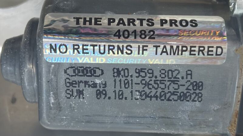 8P0 955 557 / 8P0955557 13-18 BENTLEY FLYING SPUR LEFT FRONT DOOR WINDOW REGULATOR MOTOR CARRIER OEM