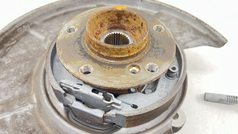 6 755 990 / 6755990 06-10 BMW M6 E63 E64 RIGHT REAR SPINDLE KNUCKLE HUB BEARING WITH CONTROL ARM OEM