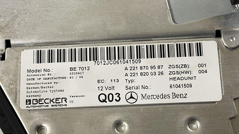 2218200326 / A2218200326 / A 221 820 03 26 0326 07-09 MERCEDES BENZ W221 S550 NAVIGATION CD CHANGER PLAYER COMMAND HEAD