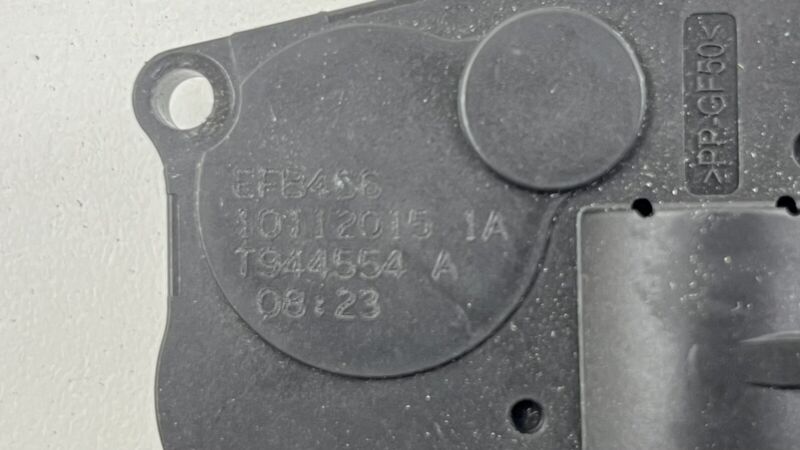 2058200183 / A2058200183 / A 205 820 01 83 0183 15-21 MERCEDES C63S W205 HVAC BOX HEATER AC FLAP MOTOR AIR MIX ACTUATOR