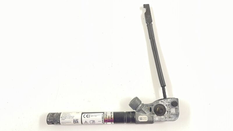 1090324-01-C / 1090324 01 C / 109032401C 20-23 TESLA MODEL Y PASSENGER RIGHT SEAT BELT PRETENSIONER 1090324-01-C OEM