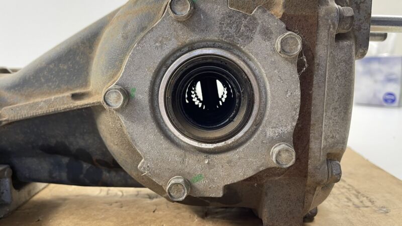 15-21 SUBARU WRX 2.0L REAR MANUAL DIFFERENTIAL DIFF CARRIER W/ MOUNT BRACKET OEM