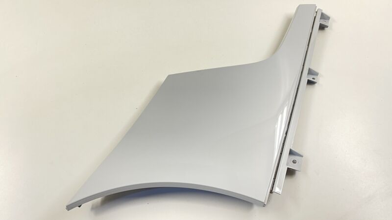 427.809.384.B / 427 809 384 B / 427809384B 11-15 AUDI R8 SPYDER RIGHT REAR LOWER QUARTER PANEL EXTENSION TRIM COVER OEM
