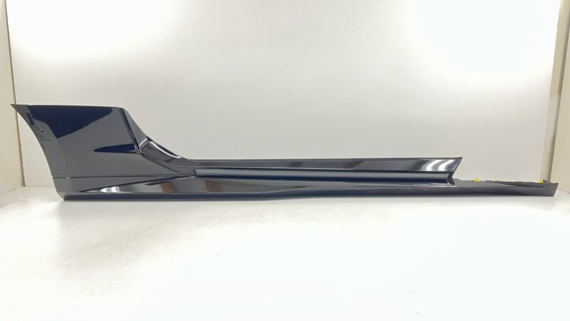 8470 1044 / 84701044 16-24 CHEVROLET CAMARO ZL1 1LE RIGHT SIDE SKIRT ROCKER PANEL COVER TRIM OEM