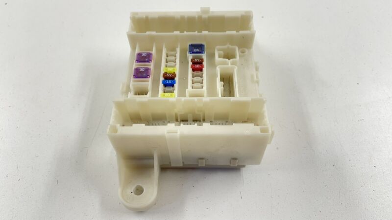 38230-TZ5-A03 / 38230 TZ5 A03 / 38230TZ5A03 17-20 ACURA MDX REAR FUSE RELAY JUNCTION BOX CONTROL MODULE 38230-TZ5-A03 OE