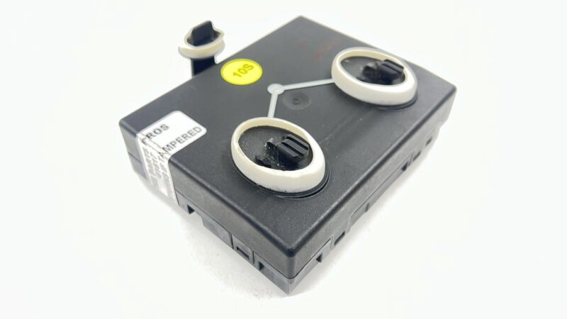 4W0959793 / 4W0 959 793 13-18 BENTLEY FLYING SPUR DRIVER LEFT FRONT DOOR CONTROL MODULE 4W0959793 OEM