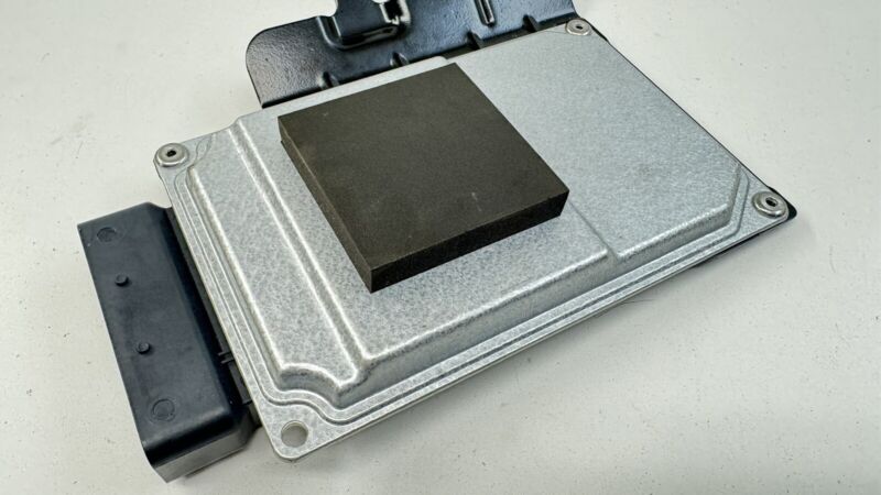 KR3C-18B066-AA / KR3C 18B066 AA / KR3C18B066AA 18-23 FORD MUSTANG GT BULLITT ADAPTIVE DAMPING MAGNERIDE CONTROL MODULE O