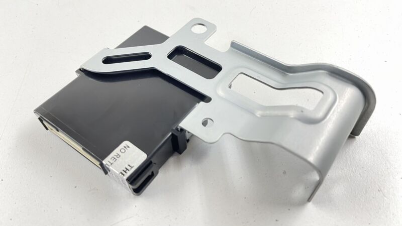 88301CC000 22-23 TOYOTA GR86 FRONT CENTRAL GATEWAY CONTROL MODULE 88301CC000 OEM