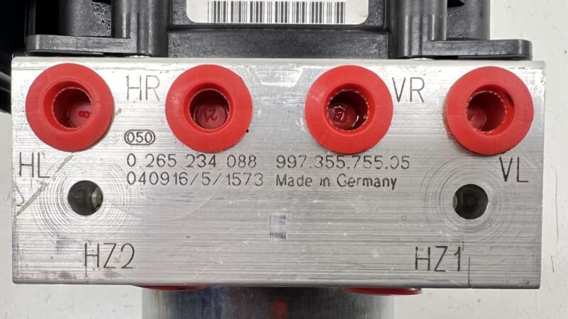 997.355.755.05 / 997 355 755 05 / 99735575505 05-12 PORSCHE 911 997 ABS PUMP ANTI BRAKE LOCK PUMP MODULE 997.355.755.05