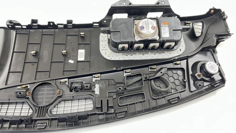 2293 3869 / 22933869 16-24 CHEVROLET CAMARO ZL1 SS DASHBOARD DASH BOARD INSTRUMENT PANEL COVER OEM