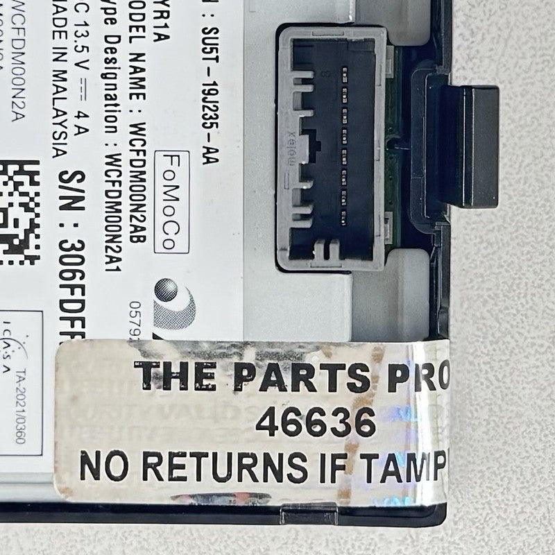 SU5T-19J235-AA / SU5T 19J235 AA / SU5T19J235AA 24-25 Ford Mustang GT Center Console Wireless Charger Phone Charging W/ P