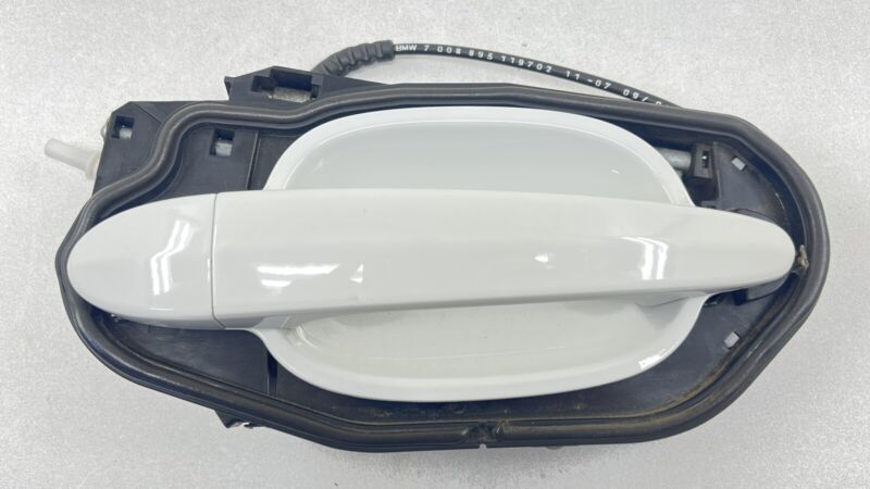 15770300 06-10 BMW M6 E63 E64 RIGHT FRONT EXTERIOR DOOR HANDLE ASSEMBLY 15770300 OEM